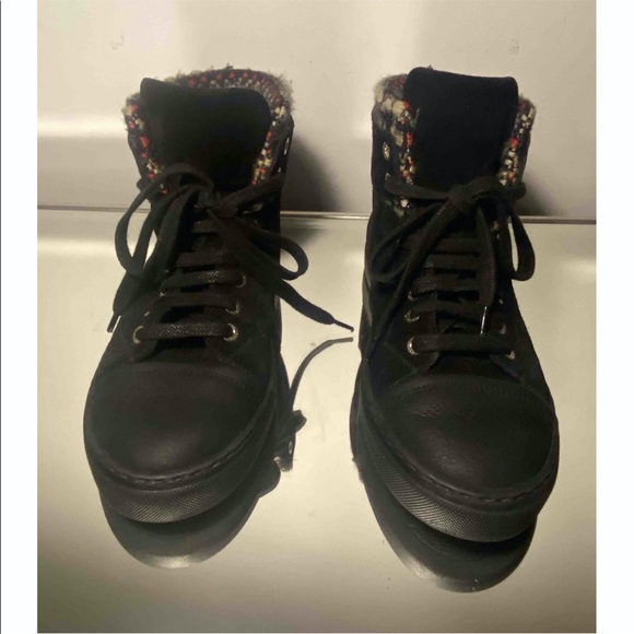 CHANEL Tweed and Suede Trainers - Picture 4 of 9